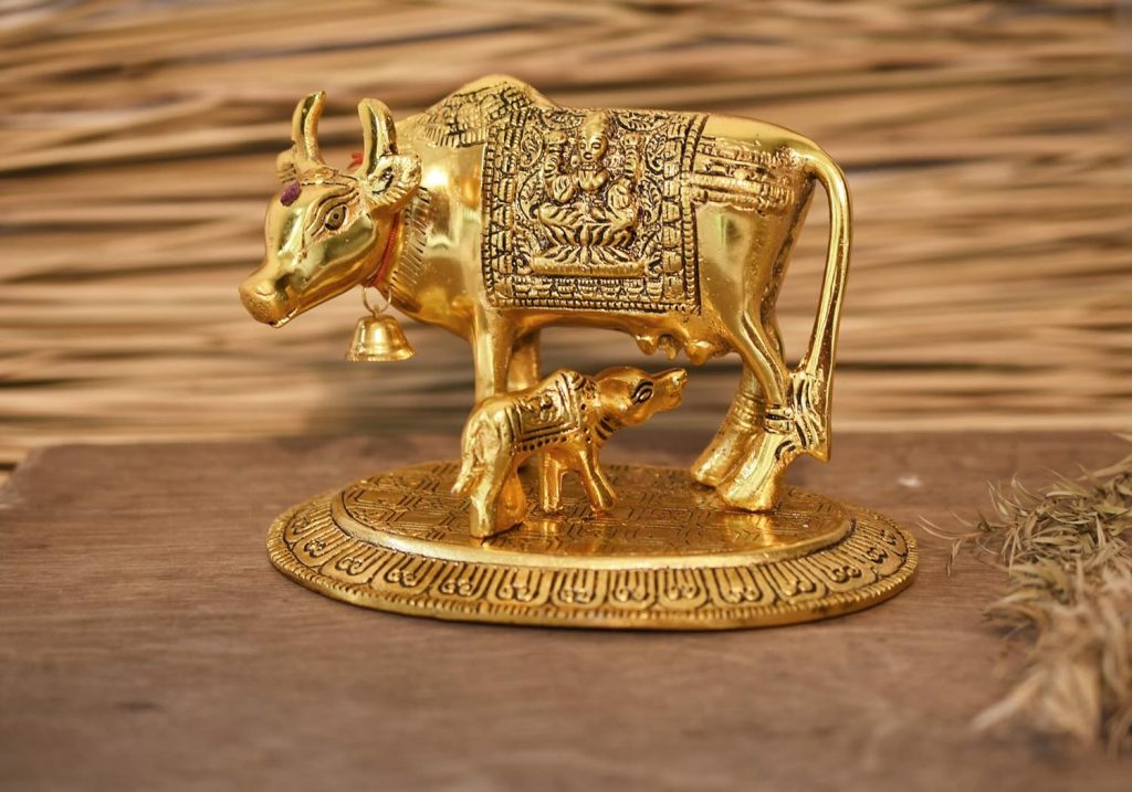 JAIPUR ACE Kamdhenu Cow with Calf Sculpture Brass Statue, Nandi Cow Sculpture