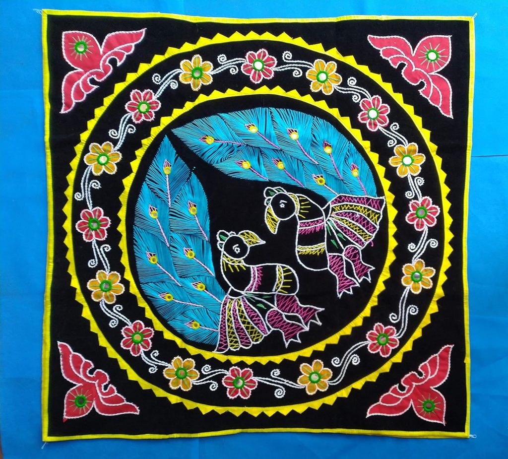 Chandua Handcrafted Unique Chandua (90cm x 90cm x 1cm, Multicolor)