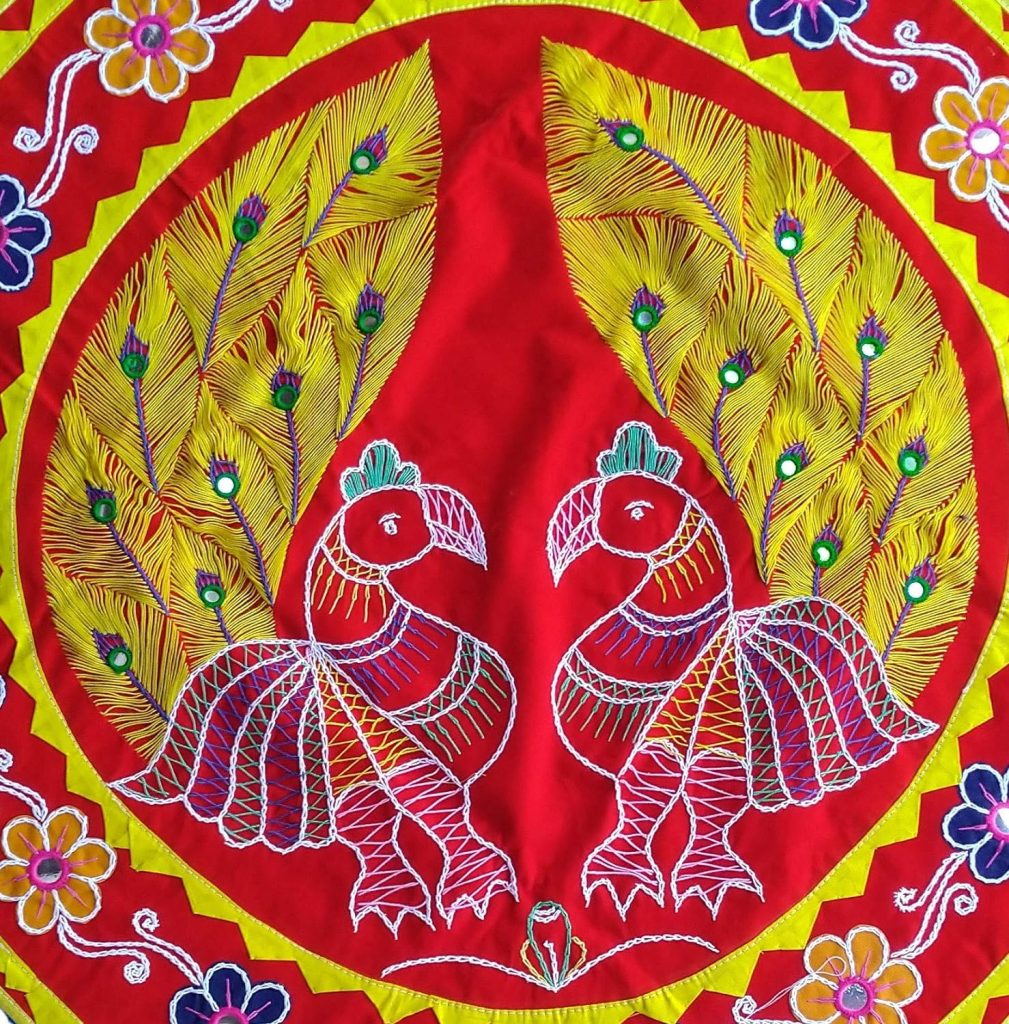 Chandua Handcrafted Unique Chandua (90cm x 90cm x 1cm, Multicolor)