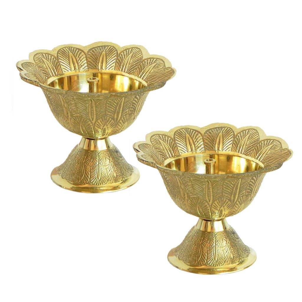 Brass Traditional Design Lotus Akhand Diya Oil Lamp for Home Pooja and Decoration Size- 5 CM Height 