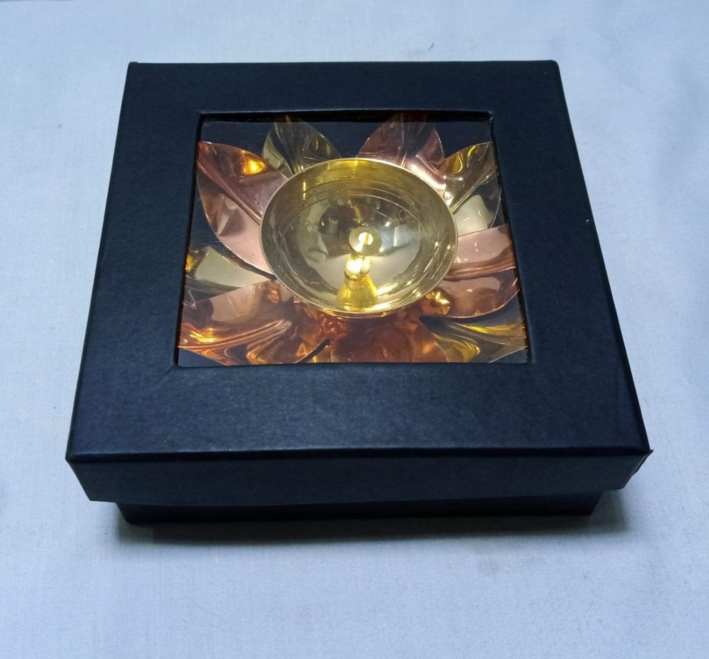 Royal Handicraft Brass & Copper Patti Lotus Flower Shape Metal Diya Puja Jyoti Oil Lamp